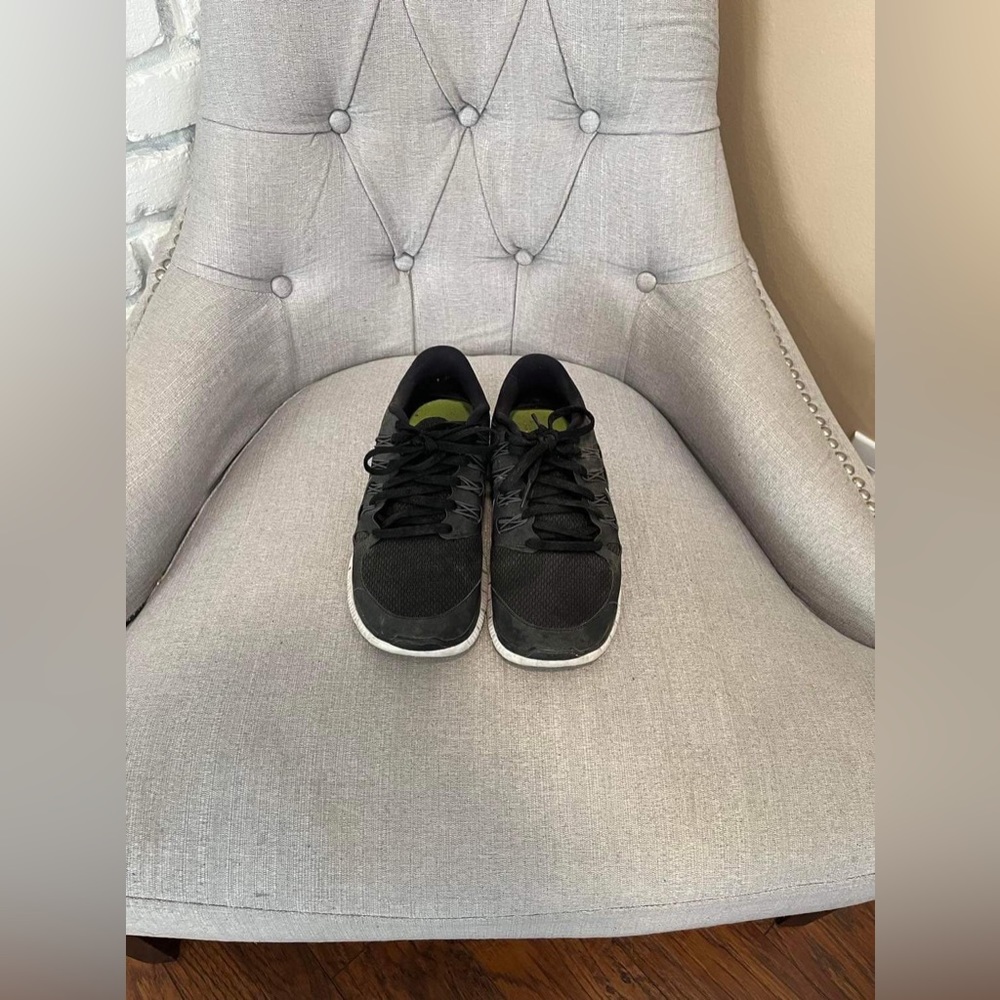 Nike Tennis Shoes